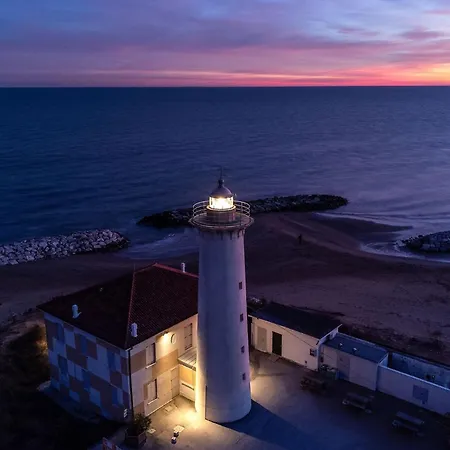 Flat With Luminous Terrace Close To The Sea